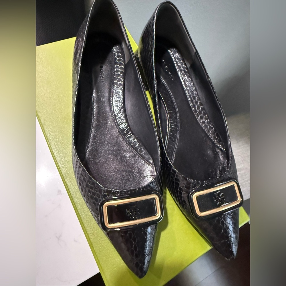 Tory Burch black flats, worn twice. Comes in its original box - Picture 3 of 4